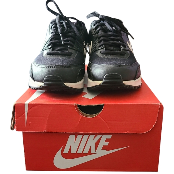 NIKE | WOMENS | AIR MAX 90 | BLACK & WHITE | SIZE 8 - Picture 3 of 12